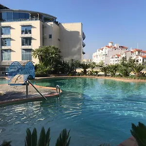 https://apartment-in-ocean-village-rock-view-and-pools.es-andalucia.com